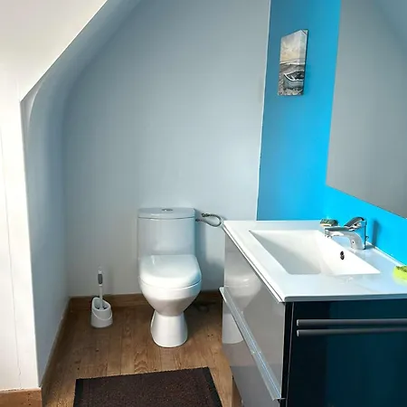 Maison A 500m De La Et A 100m Des Commerces A - Ref 20