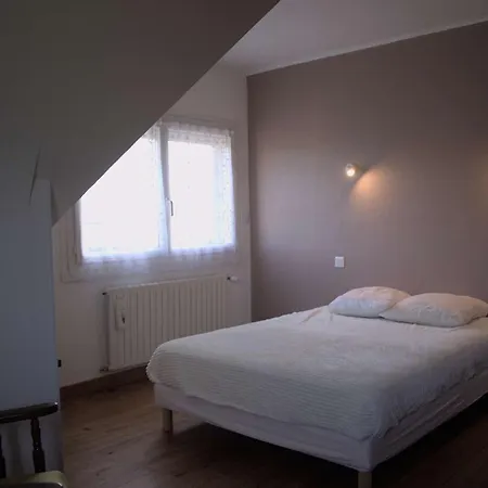 Maison A 500m De La Et A 100m Des Commerces A - Ref 20 Villa